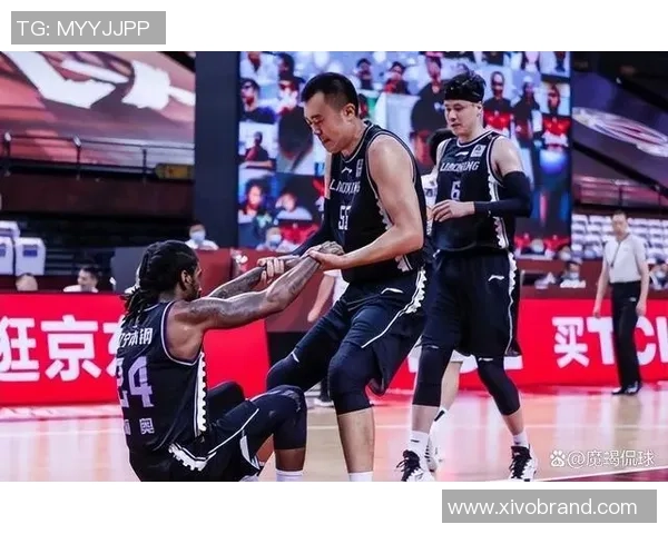 武汉篮球队与广州篮球队的对决节奏分析与赛后总结